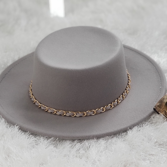 fedora hat with chain accent - Picture 2 of 4